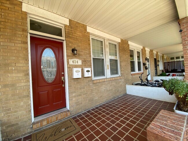 Building Photo - 424 Bonsal St