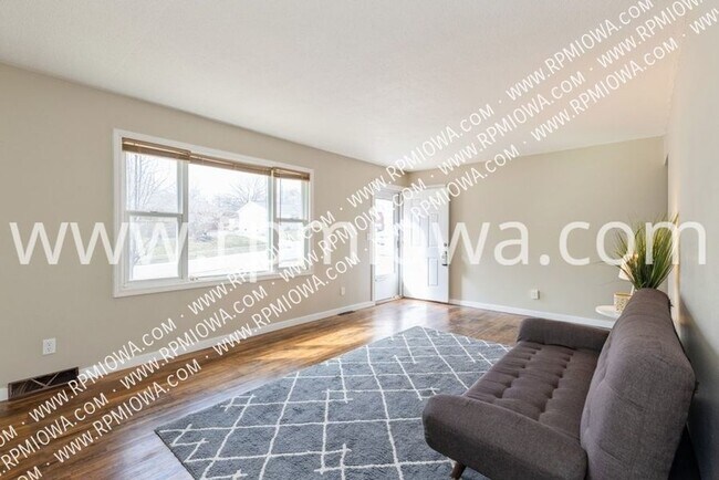 Foto del edificio - 1402 Linden Dr