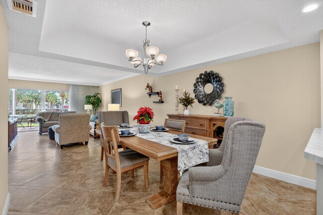 Foto del edificio - 23345 Carolwood Ln