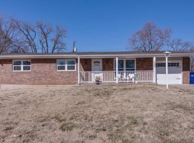 Building Photo - 737 Southshire Dr