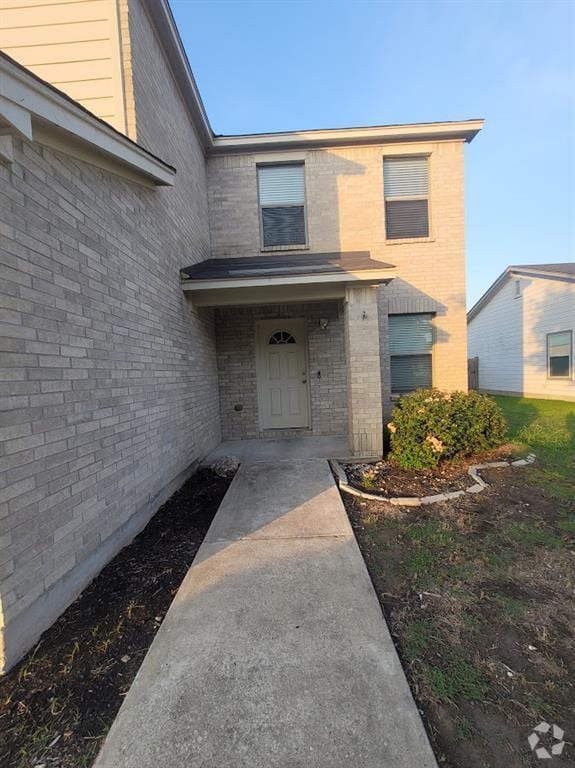 Building Photo - 4402 King's Canyon Dr