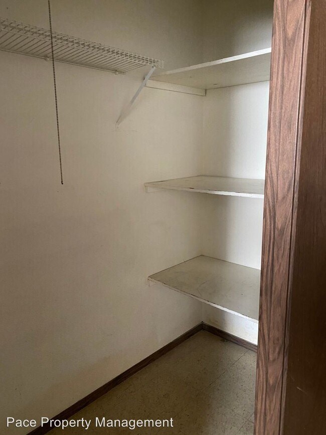 Building Photo - 2 br, 1 bath Apartment - 307 N. Corn Street