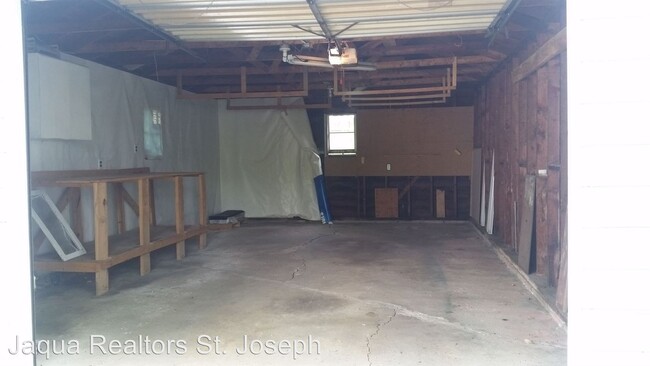 Building Photo - 2 br, 1 bath House - 5532 Paw Paw Lake Rd.