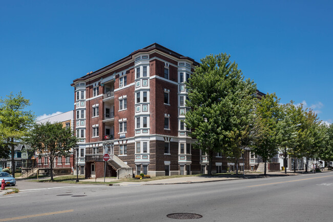 Foto del edificio - Elmwood-Anderson Place Apartments