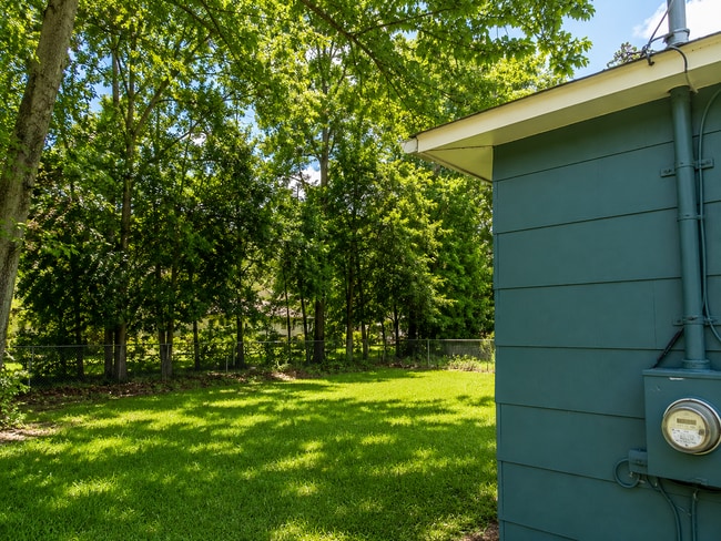 Building Photo - 2857 Walmar Dr