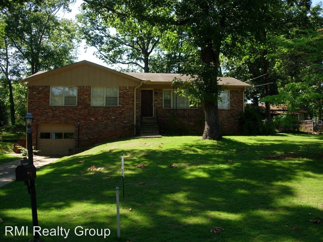 Foto principal - 3 br, 2 bath House - 2304 Royal Knoll Lane