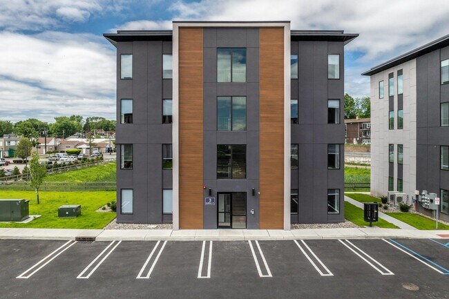 Building Photo - 1 US-1