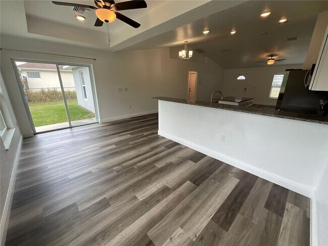 Foto del edificio - 211 Locust Pass Crse