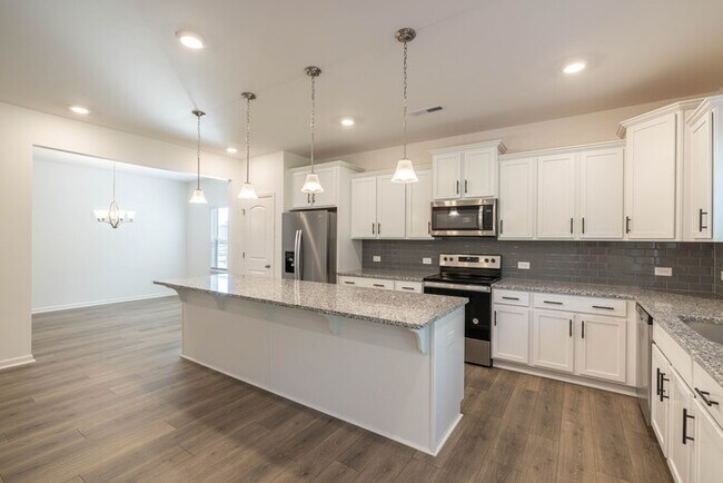 Foto del edificio - BEAUTIFUL 3 Bedroom Home - Stonebridge Fairways - AVAILABLE NOW