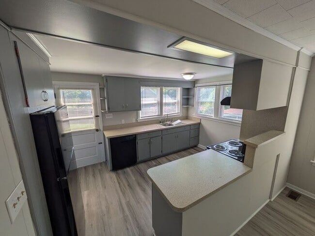 Photo - 3BD/1BA Single Family Home in Hickory, NC
