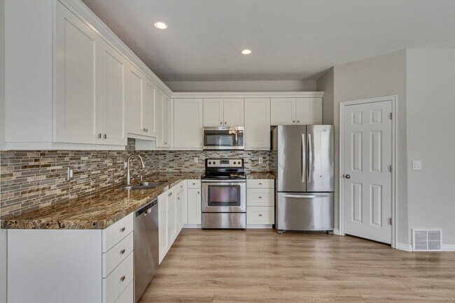 Cocina - 1643 W. Wynview Lane