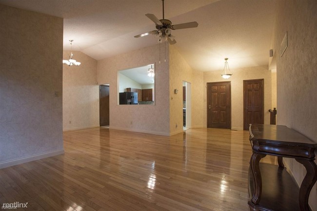 Foto del edificio - 3716 Candlewyck Club Dr