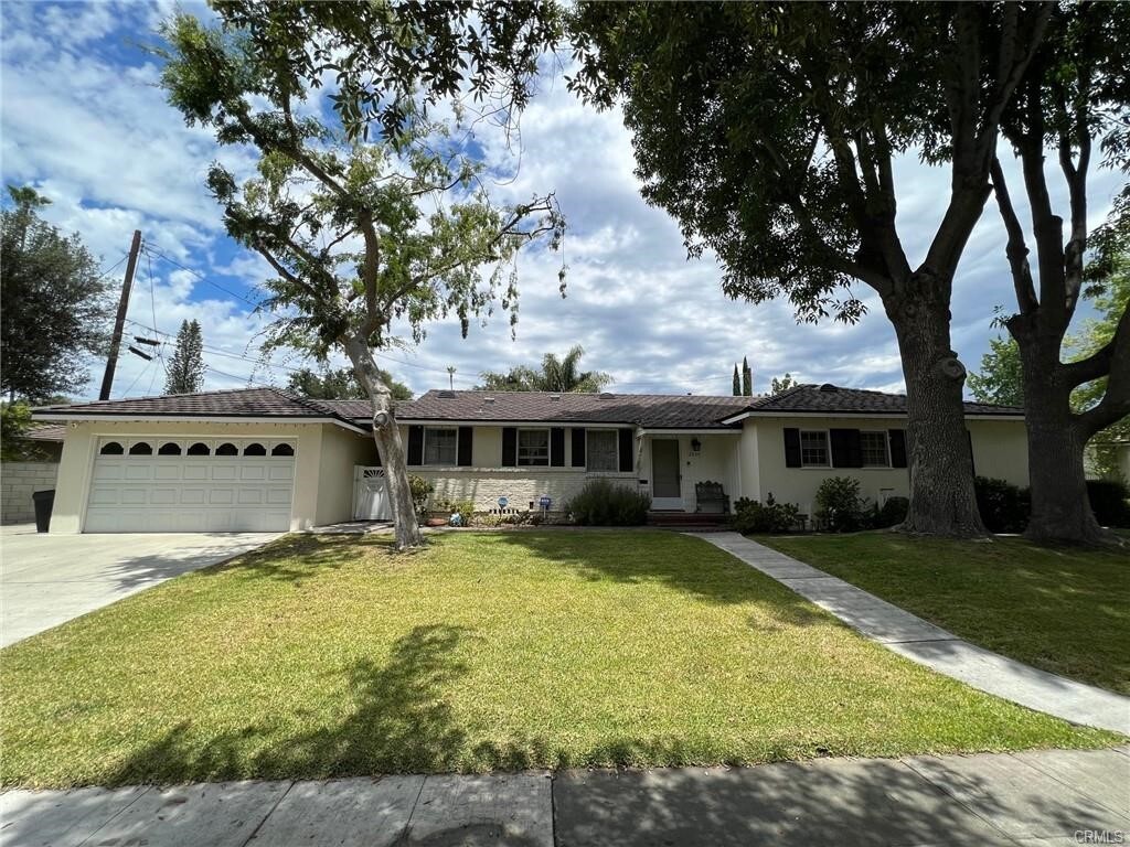 Foto principal - 2855 Woodlawn Ave