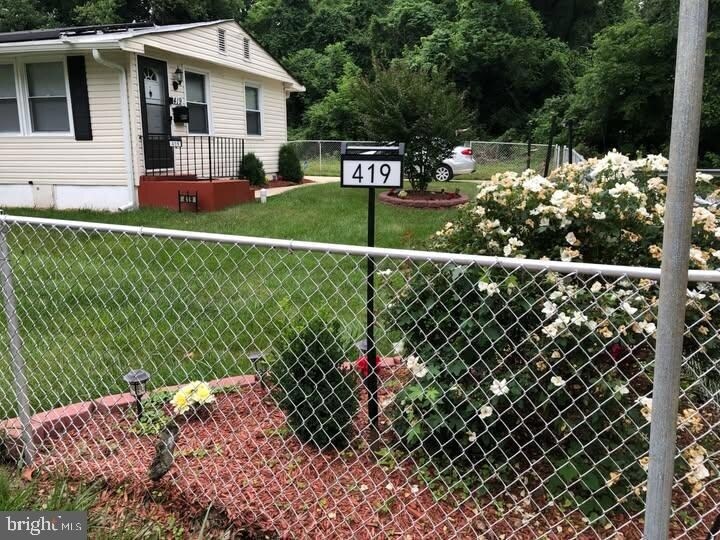 Primary Photo - 419 Ashleaf Ave