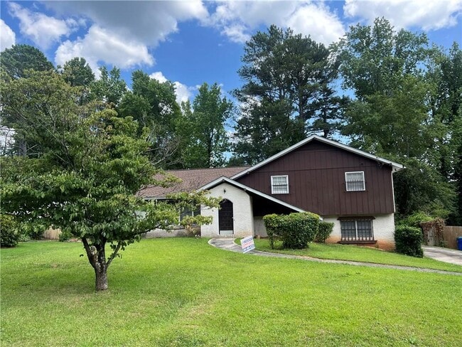 Building Photo - 5580 Scofield Rd