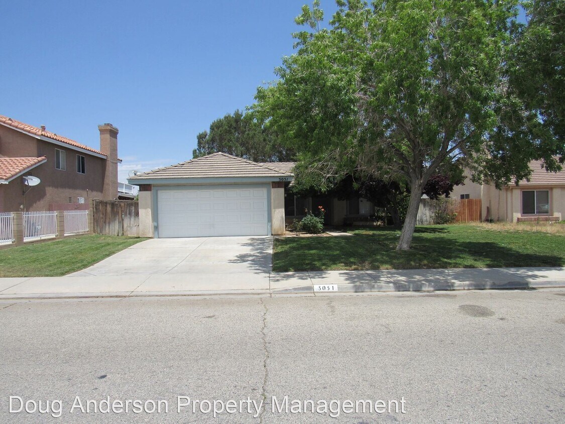 3 br, 2 bath House ***3051 EAST AVENUE R4 House Rental in Palmdale