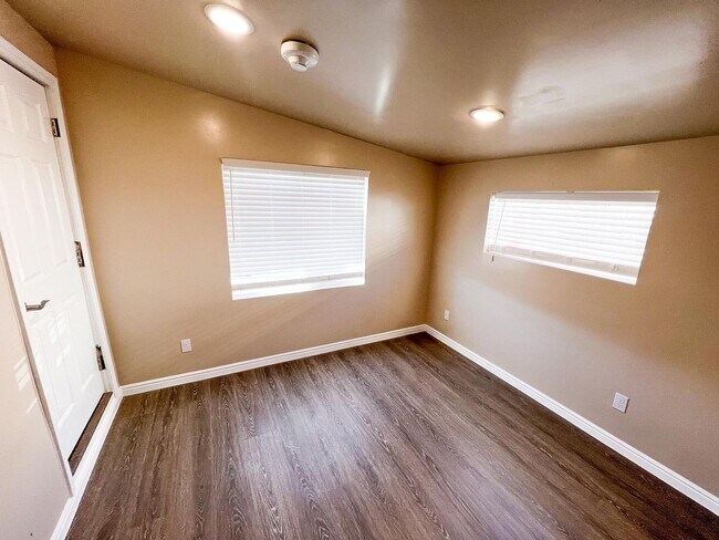 Foto del edificio - S105 2 Bed 1 Bath in Hildale *utilities included*