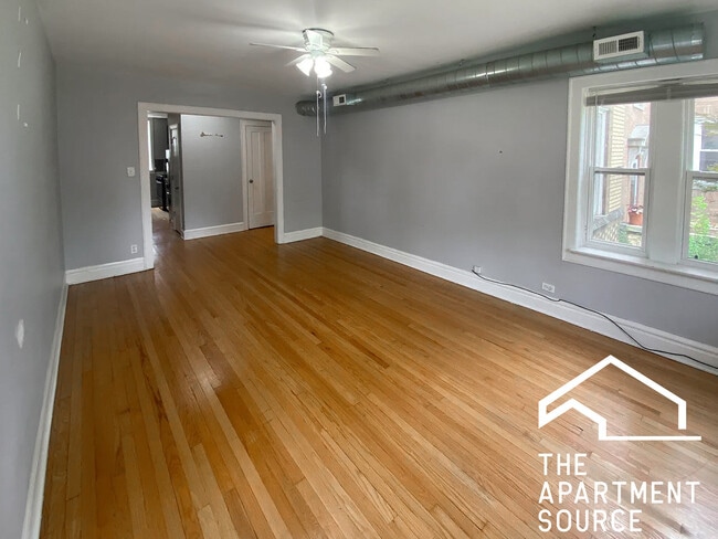 Building Photo - 3018 N Karlov Ave