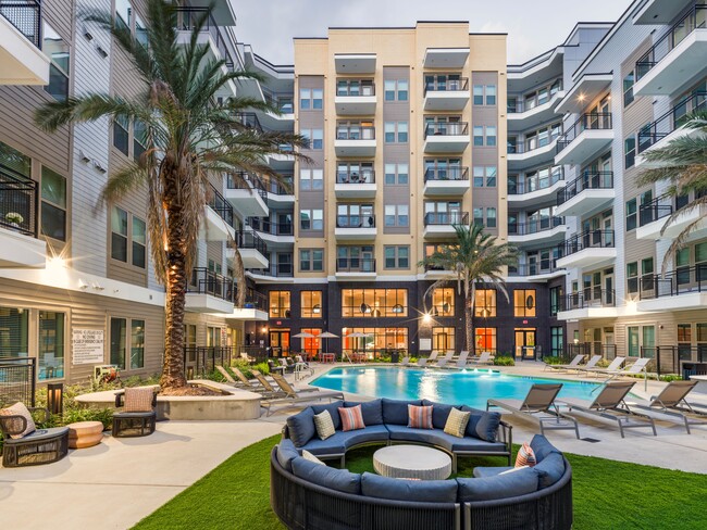 Foto del edificio - The Brighton Garden Oaks