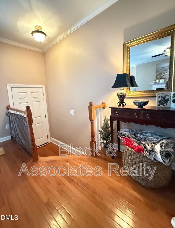 Foto del edificio - 4008 Abbey Park Way