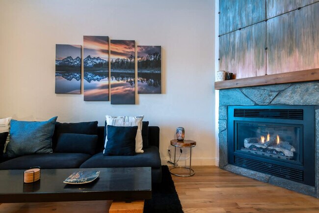 Foto del edificio - 910 Powder Valley Rd