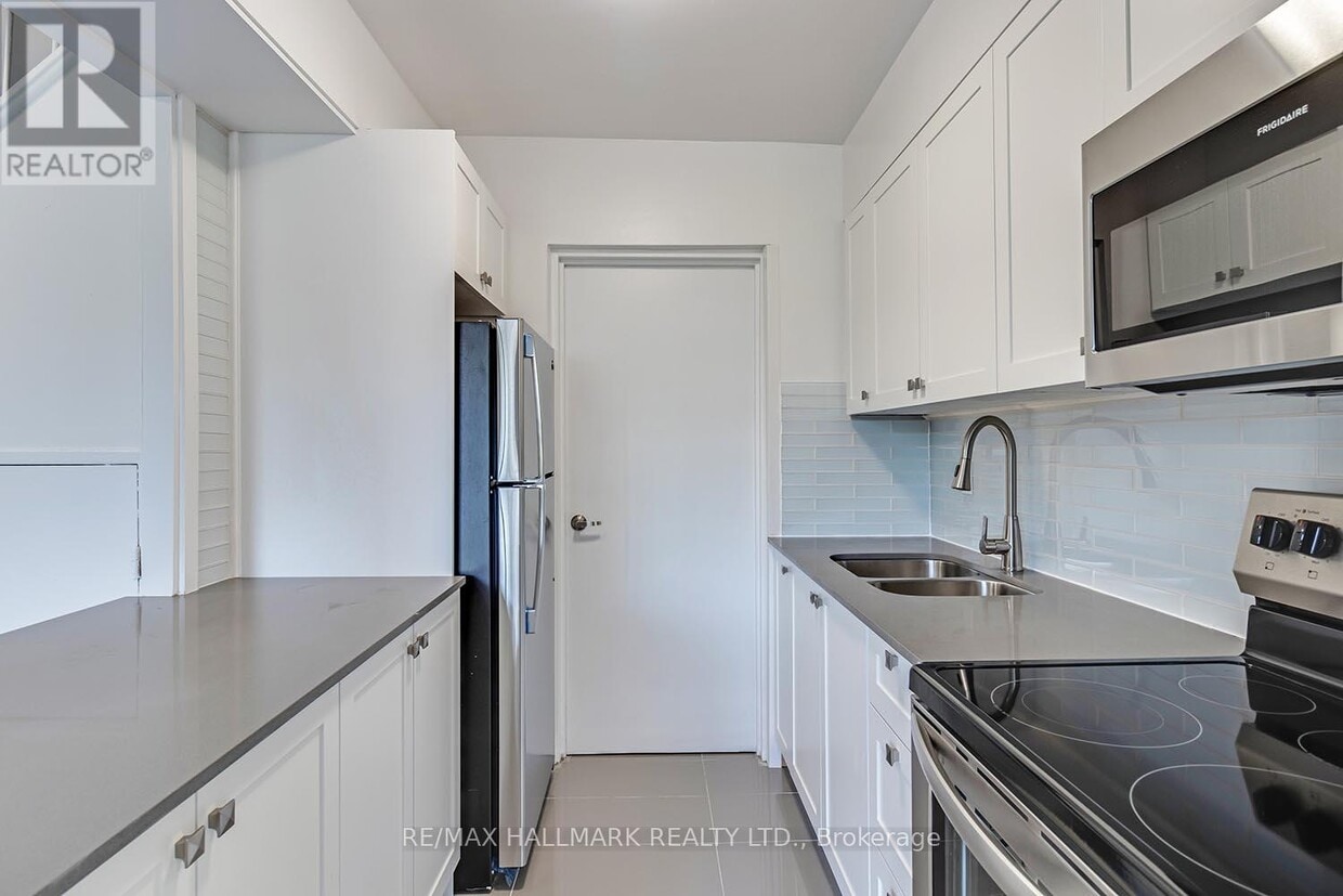 Building Photo - 7555 Goreway Dr