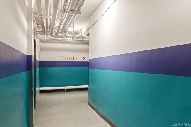 Foto del edificio - 73-12 35th Ave