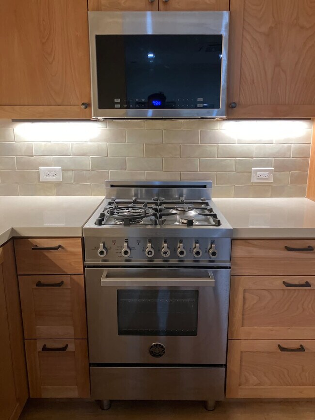 Foto del edificio - 6206 Rockwell St