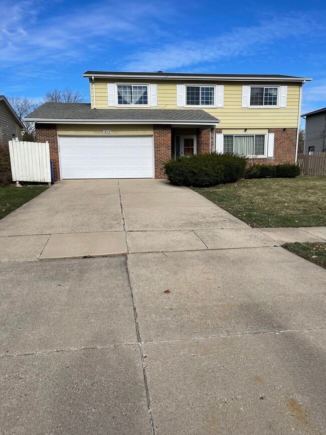 Building Photo - 1802 W Willow Ln