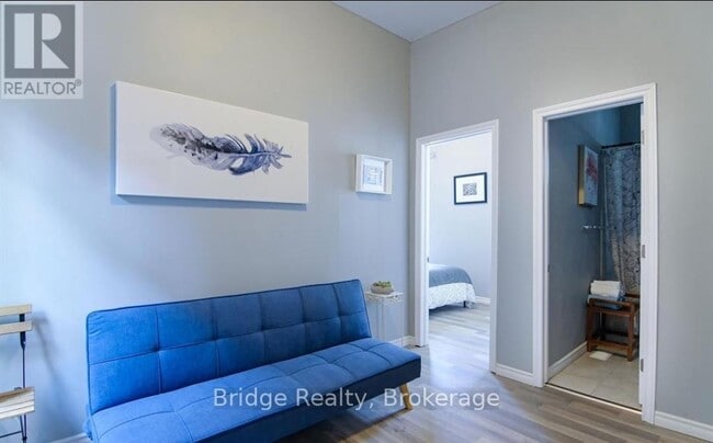 Photo du bâtiment - 144 Adelaide St N