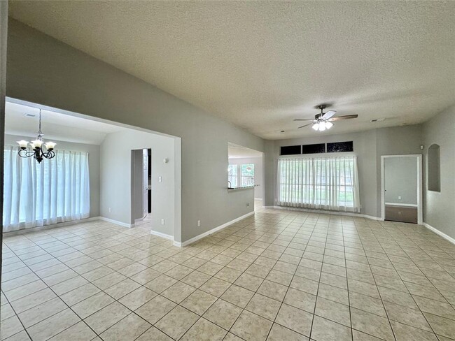 Foto del edificio - 5706 Painted Trail Dr