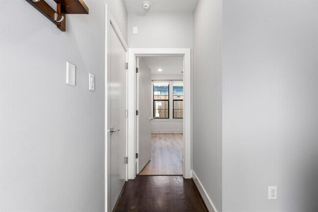 Building Photo - 1705 Weber St