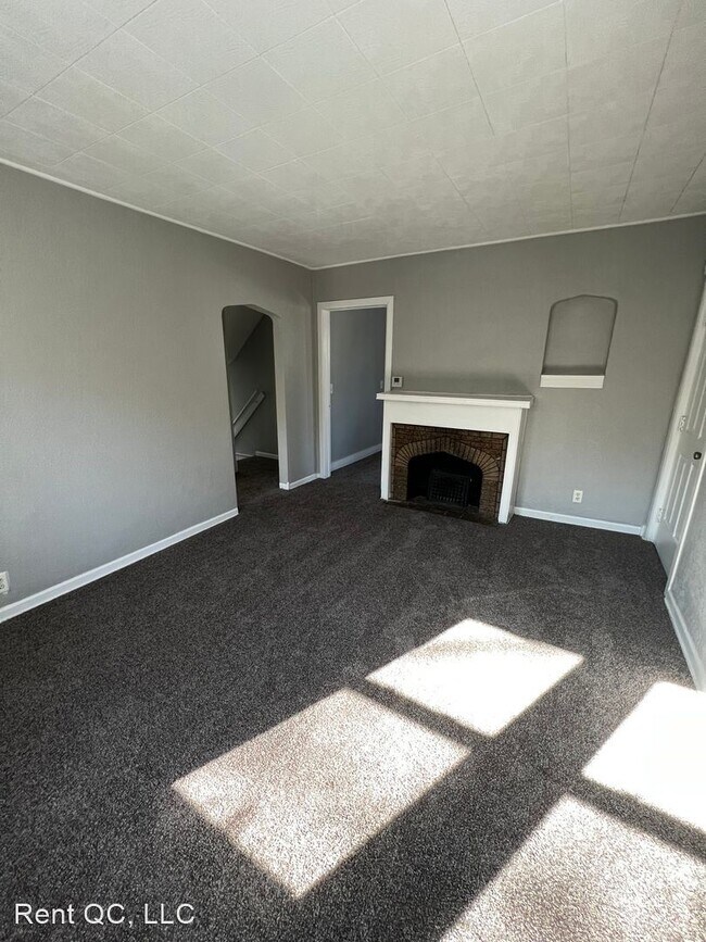 Building Photo - 2 br, 1 bath House - 4230 13th Avenue Ct.