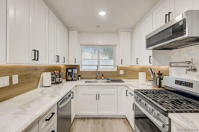 Building Photo - 2BD/2BA Condo in the heart of Escondido - ...