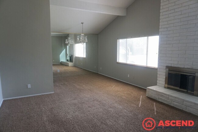 Building Photo - 3 Bedroom Home Off Ming and Ashe Rd!