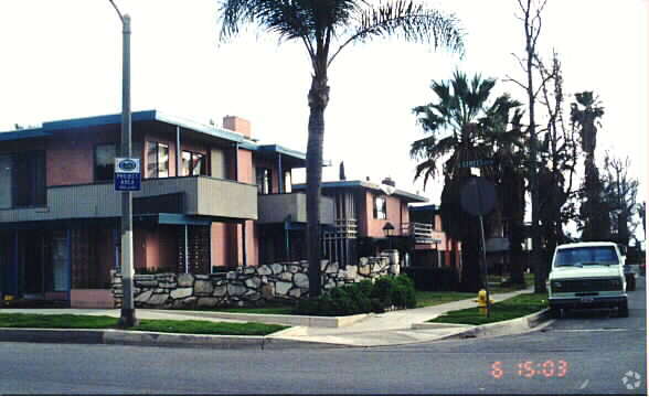 Building Photo - 1141 W D St