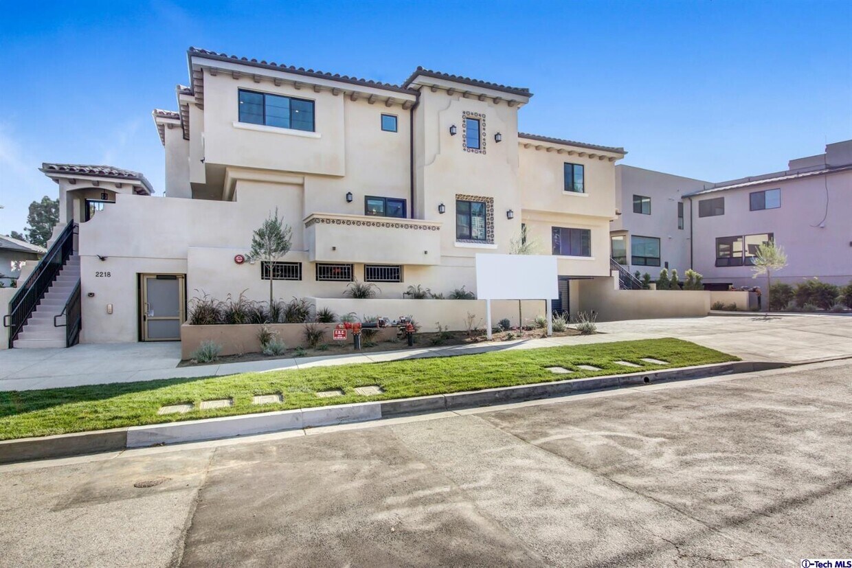 2218 Montrose Ave, La CrescentaMontrose, CA 91020 Townhome Rentals