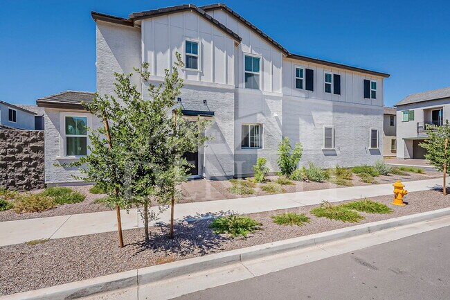 Building Photo - 2434 W Rowel Rd