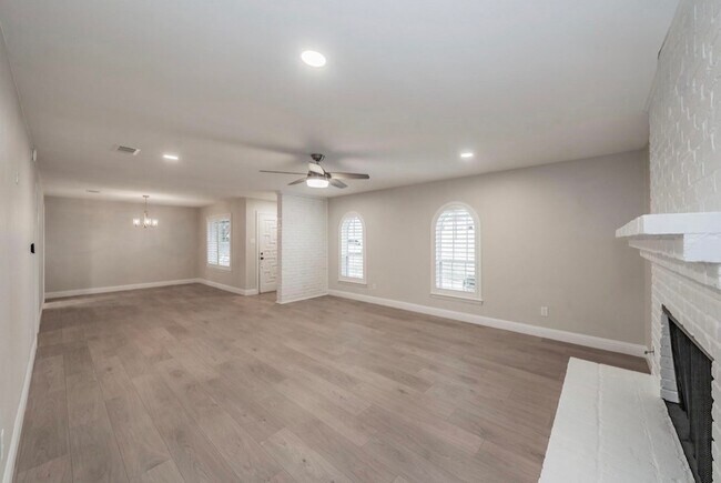 Building Photo - 4904 Arborlawn Dr