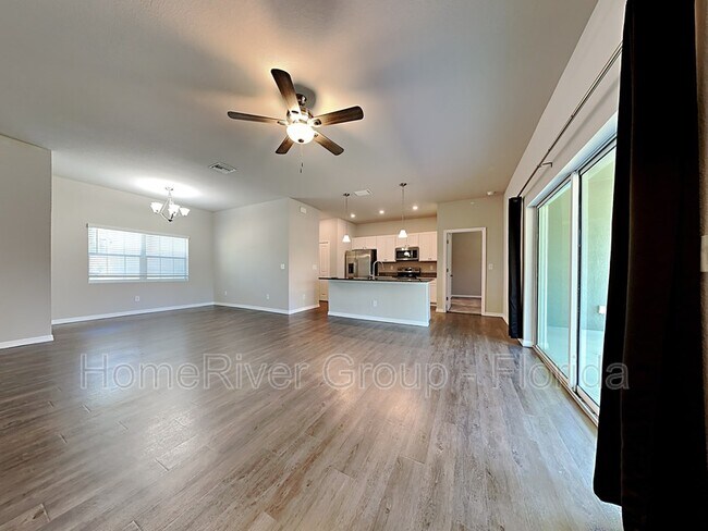 Building Photo - 14051 Slichter Ave