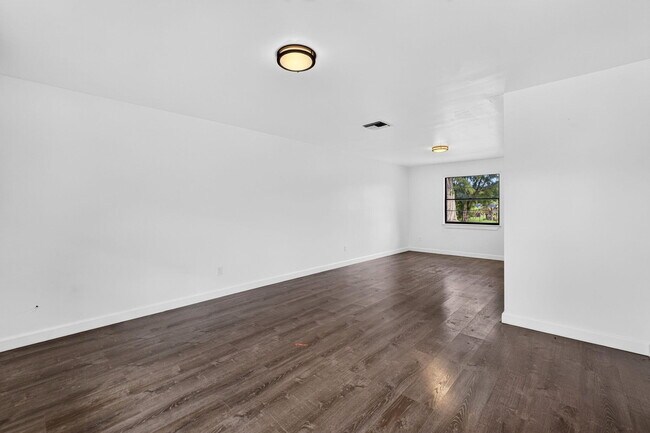 Building Photo - 5989 Coconut Blvd