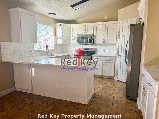 Building Photo - Cedarwood Rd. Single Family Home