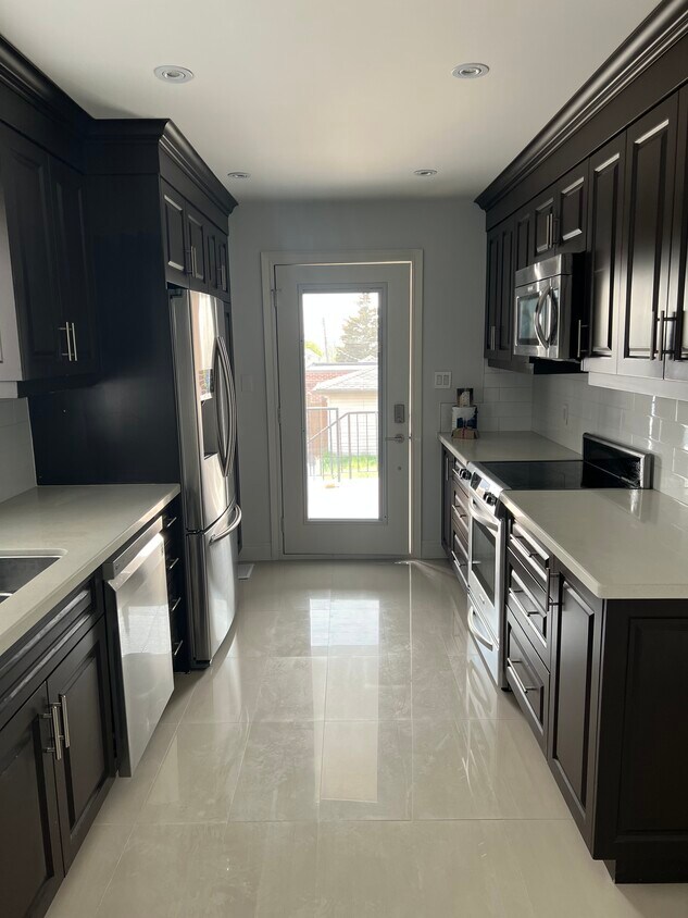 Photo principale - ALL UTILITIES INCLUDED NEWLY RENOVATED GRE...