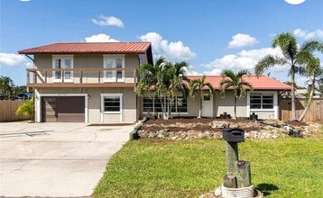 Building Photo - 4612 7th St Ct E