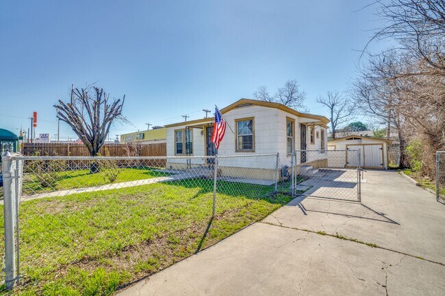 Foto del edificio - 2-BEDROOM IN HIGHLAND PARK