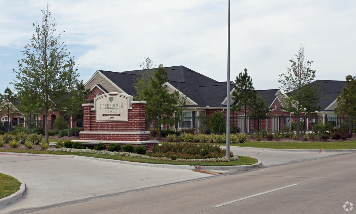 Primary Photo - Deerbrook Place