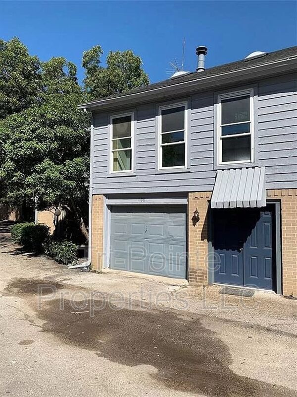 Primary Photo - 7215 Holly Hill Dr