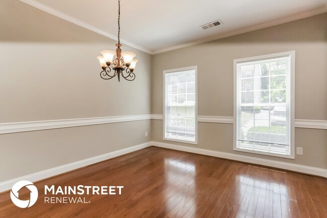 Building Photo - 1299 Vonda Ln SW