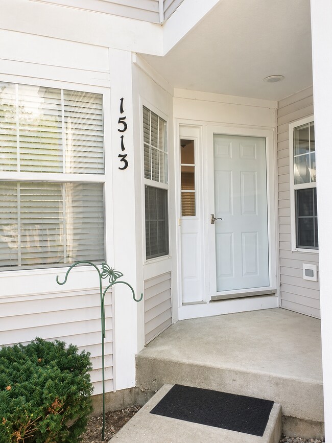 Entrada principal - 1513 Meadowsedge Ln