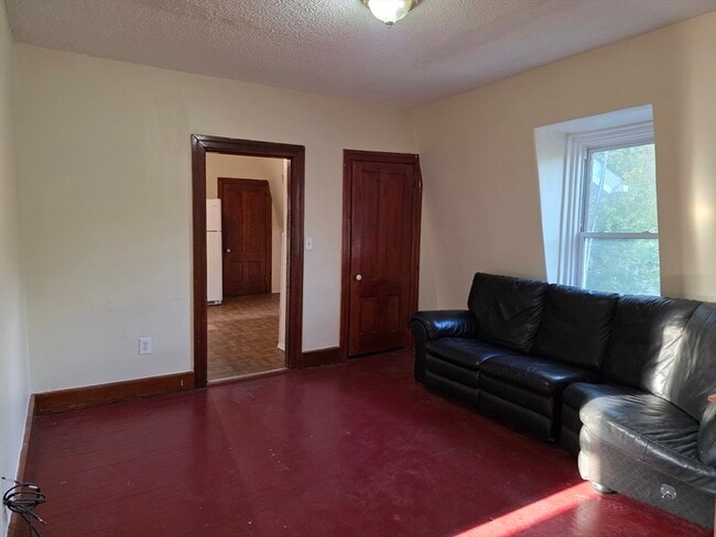 Building Photo - 4 Home St